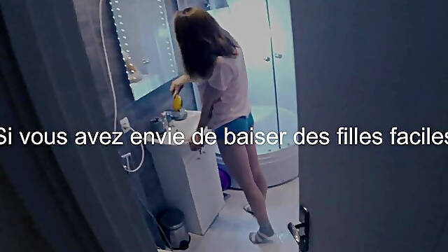 Video sexe amateur dans la salle de bain