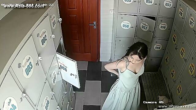 Peeping chinese bath.***
