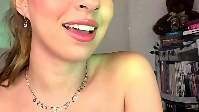 JULIE OLIVER - ASMR NAMORADA ROMANTICA