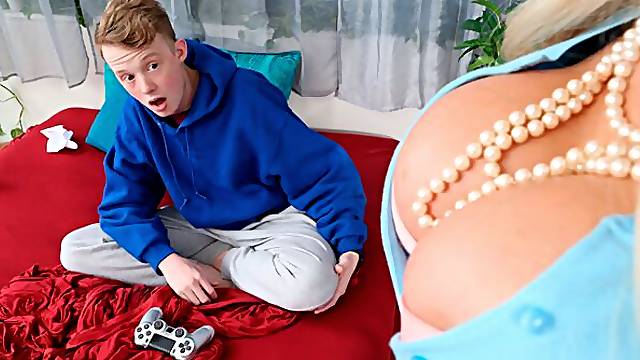 Blonde doll Casca Akashova likes hard sex so freaking much