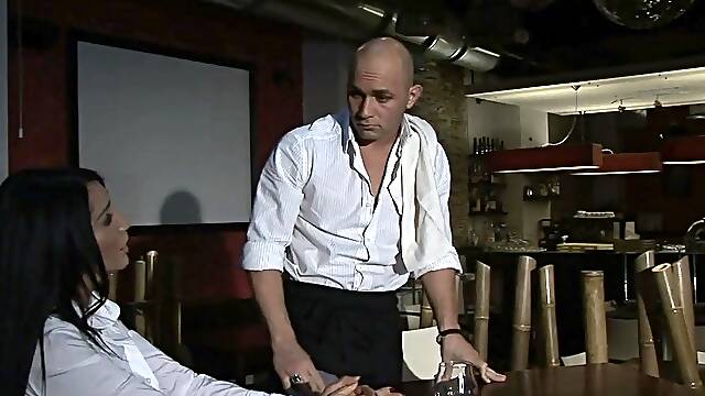 Angela Gritti, seduces the waiter for some hot sex