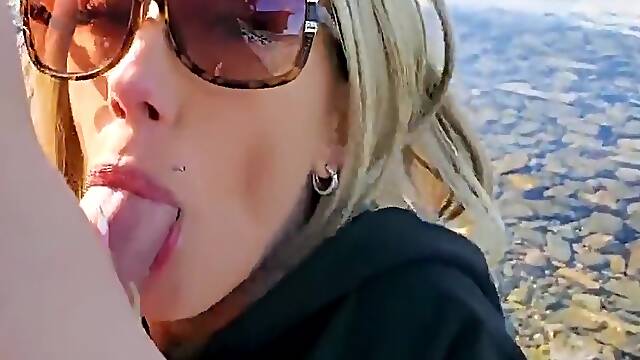 Sur La Plage - Sky Pierce