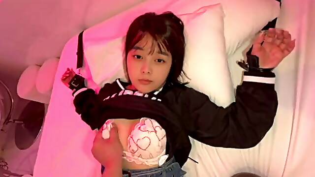 I came to the SM room of the love hotel with her, tied her hands and feet and had sex with a lot of each others naughty juice