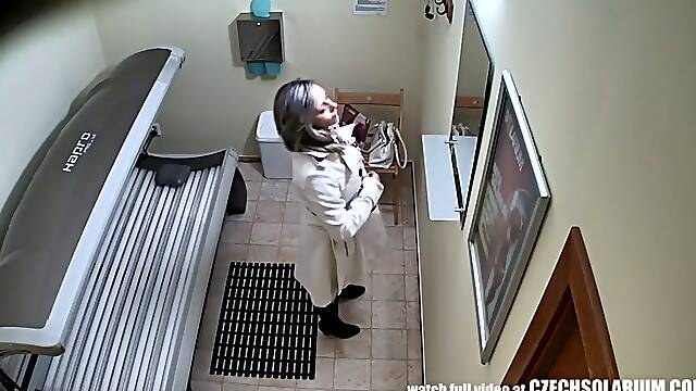 Amazing masturbation in the solarium