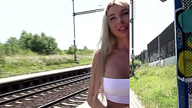 Blonde Marilyn Crystal gives a blowjob and gets cum in her mouth