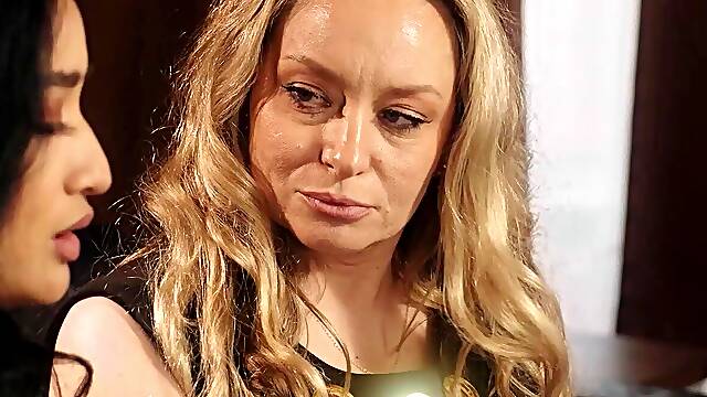 Aiden Starr and Avery Black make each other orgasm