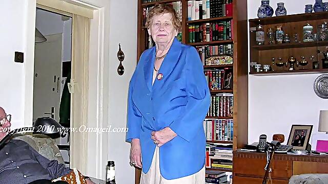 OMAGEIL Mature Seducers Amateur Showoff Collection Video