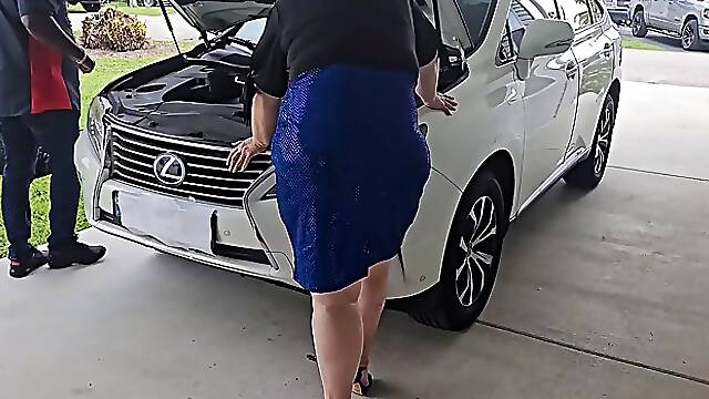 Real cheating wife with huge ass seduces black mechanic and gives him BJ as payment for repair