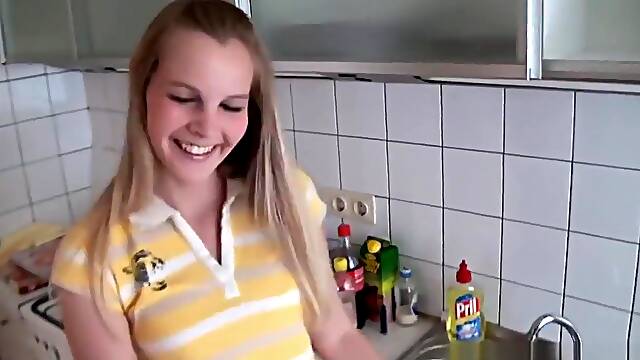 ROSE DELIGHT GETS HER CUM DOSE IN THE KITCHEN