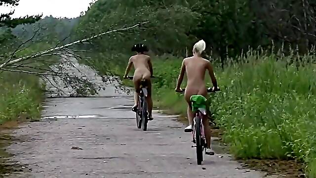 Nudist bike ride