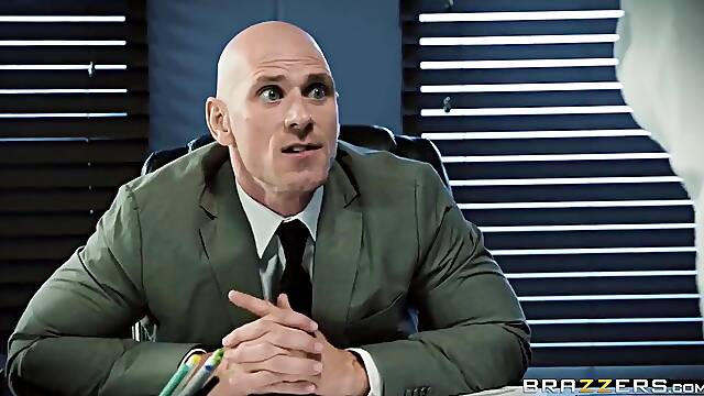 Isis Love In Spilling The Boobs