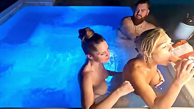 Hot Tub Threesome With Scarlett Gushes & Deliah Grace