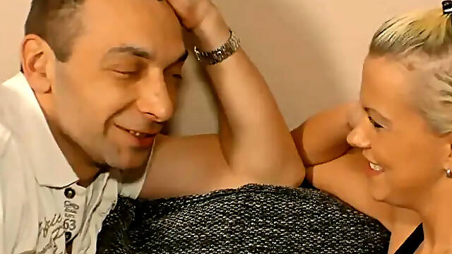 AmateurEuro - German MILF Sandy hard cumshot