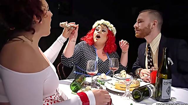 Two supersized big beautiful woman mistresses assfuck shagging man