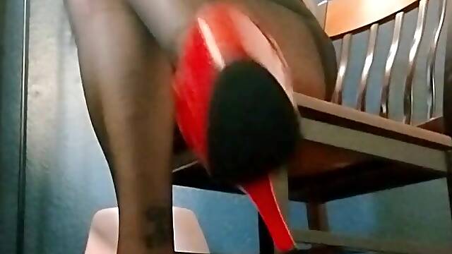 Mother Id like to fuck in Ebony Hose Lengthy Legs Red Heels