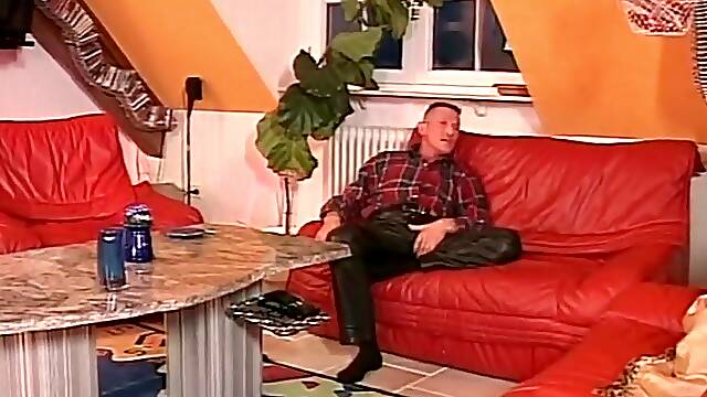 Onora la famiglia (Full Original Clip in HD Version)