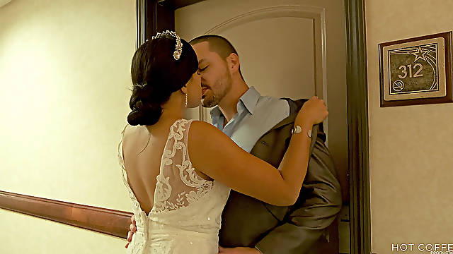 Bride leaves groom planted and fucks ex beau