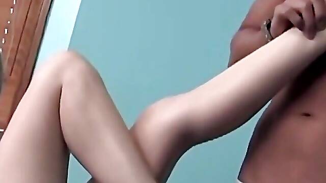 Naughty Masseur Cannot Help but Crave Passionate Footjobs While Massaging the Blonde Hottie Lexi Belle