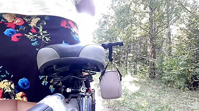 Riding a bike without panties - part 1