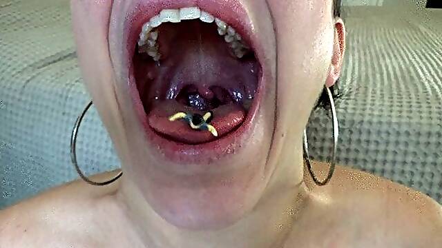 Midget in the mouth m