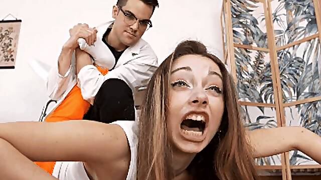 The prison doctor, a too-exciting inmate ( 2 PART )