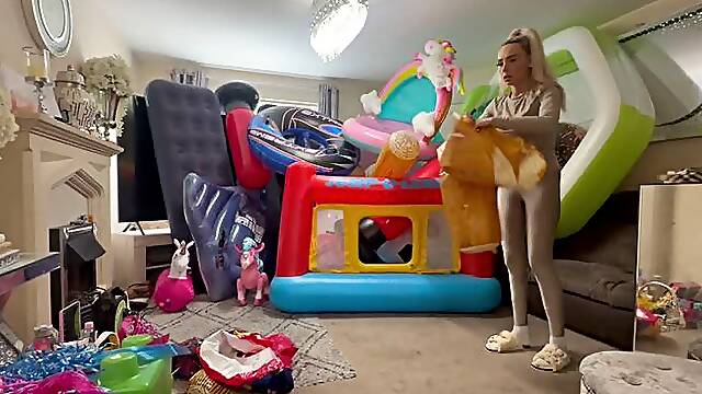 Mass Inflatable And Balloon pop 4k