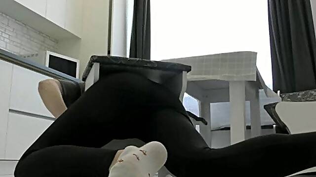 Youre crawling through a chair and you get stuck MP4 HD 720p