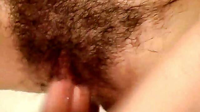 Yanks MILF Helena Handbasket masturbating in the bathroom