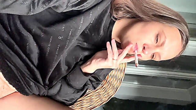 Do You Like My Long Pussy Lips and My Pee Hole??