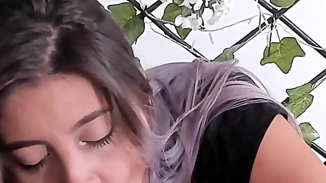 Busty MILF Ashleygrey: Oily Footjob & Deep Throat Seduction