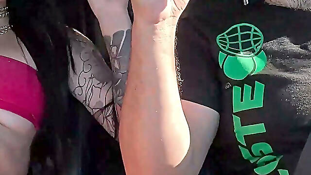 Kah Resende, the Shaking Her Booty and Dancing in the Passenger Seat in Bragança Paulista.