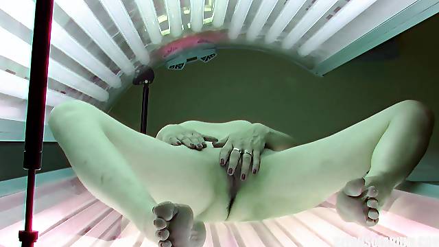 Slow Pussy Masturbation in Public Solarium