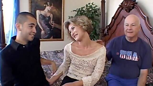 Cum-crazed MILF Bianca dominates in every position