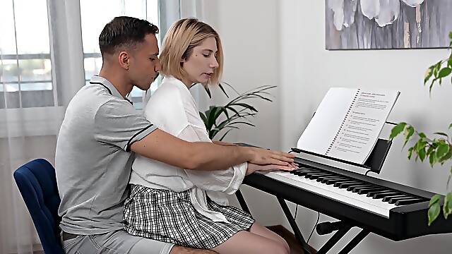 The sexy girl Mila Pie has sex with her boyfriend in the bedroom